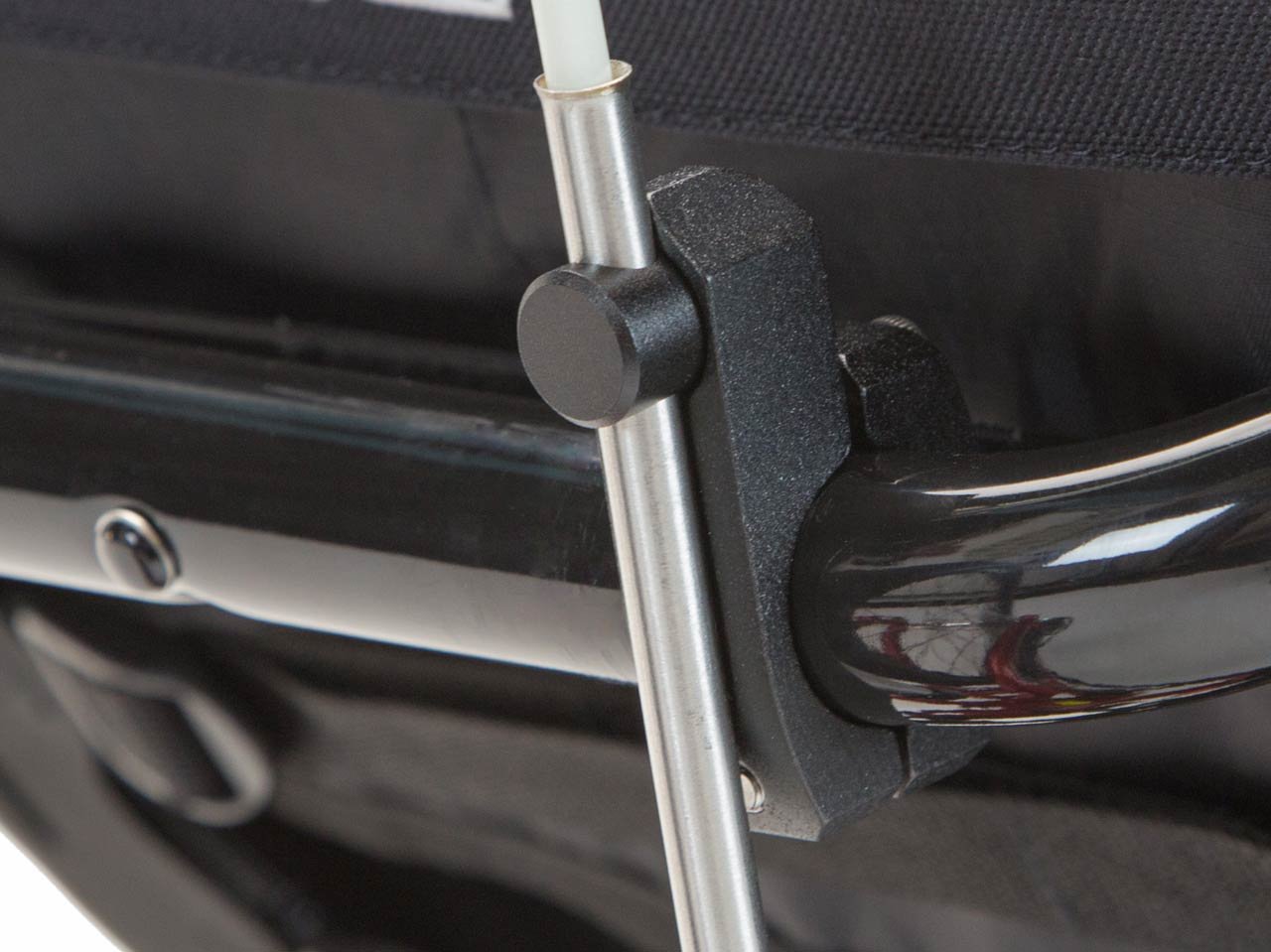 Clamp on mesh seat flag mount